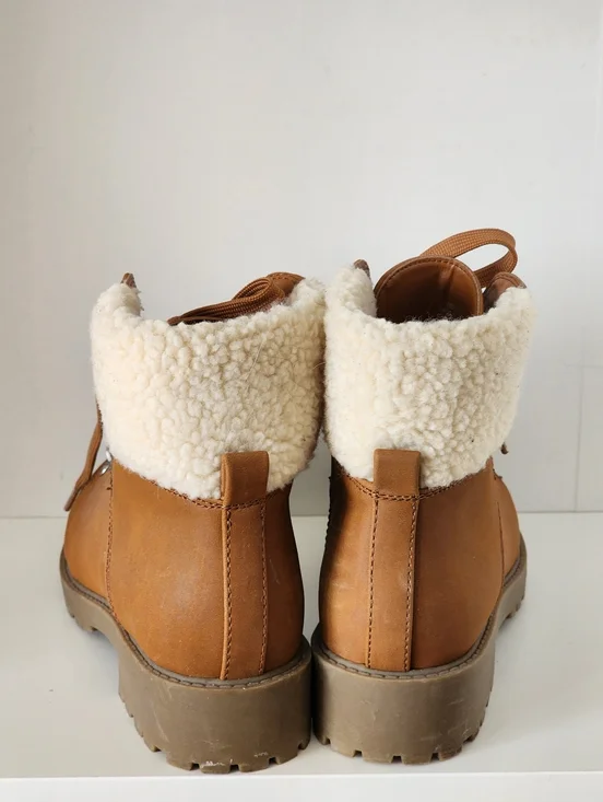 ✨ Forever 21 Faux Leather & Shearling Tan Lace Up Boots - Picture 4 of 8